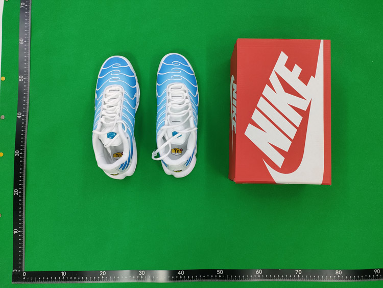 Zdjęcie QC 1 z 2 — Nike Air VaporMax Plus Sneakers [40 styles]