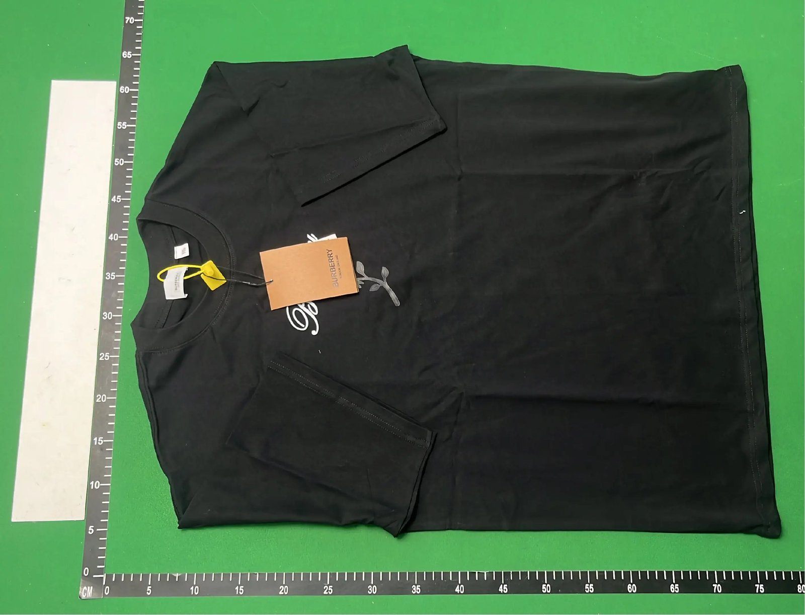 Zdjęcie QC 1 z 1 — Burberry Graphic Print T-Shirt [36 styles]