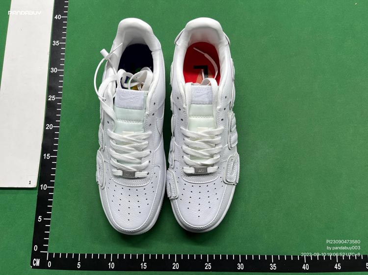 Zdjęcie QC 1 z 4 — Nike Air Force 1 'Air' Logo Sneakers [2 styles]
