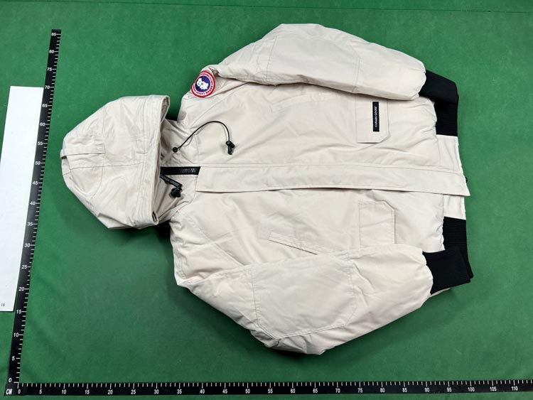 Zdjęcie QC 2 z 4 — Canada Goose Expedition Parka Jackets