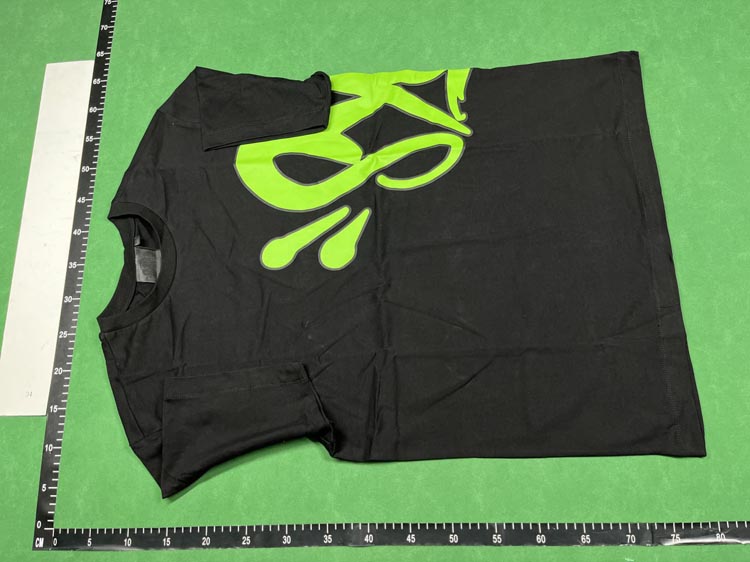 Zdjęcie QC 1 z 3 — Graffiti Logo T-Shirt/Shorts Set [4 styles]