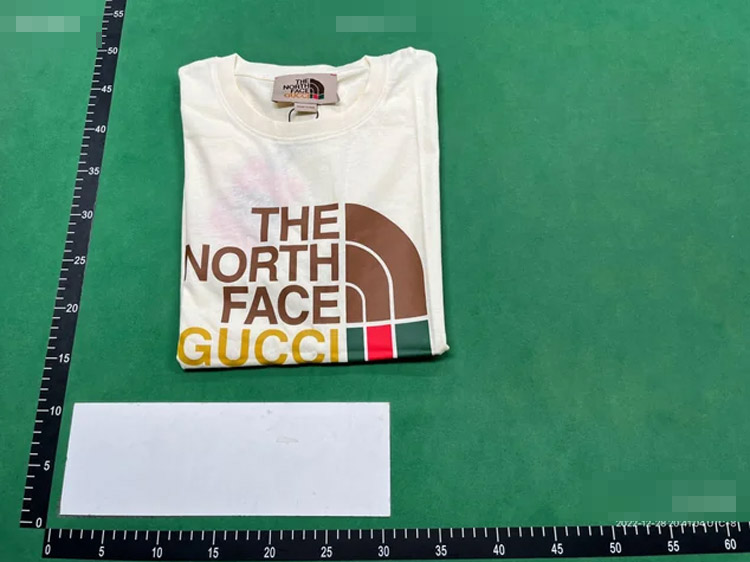Zdjęcie QC 3 z 3 — Gucci Disney x Gucci Collaborative Graphic T-Shirts [17 styles]