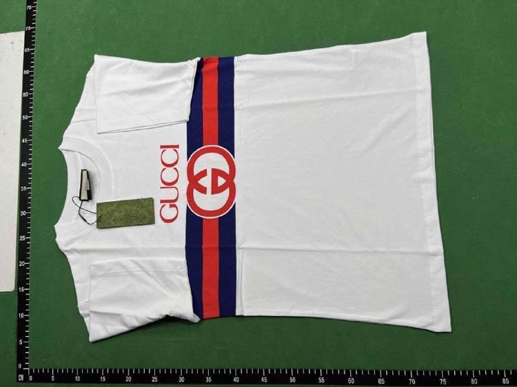 Zdjęcie QC 4 z 4 — Gucci GG Supreme Logo T-Shirt [40 styles]