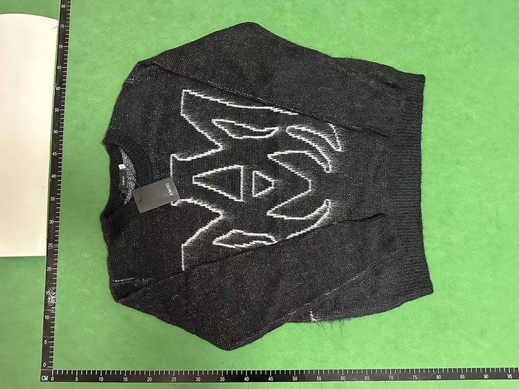 Zdjęcie QC 3 z 3 — AMIRI Logo Knit Sweaters [18 styles]