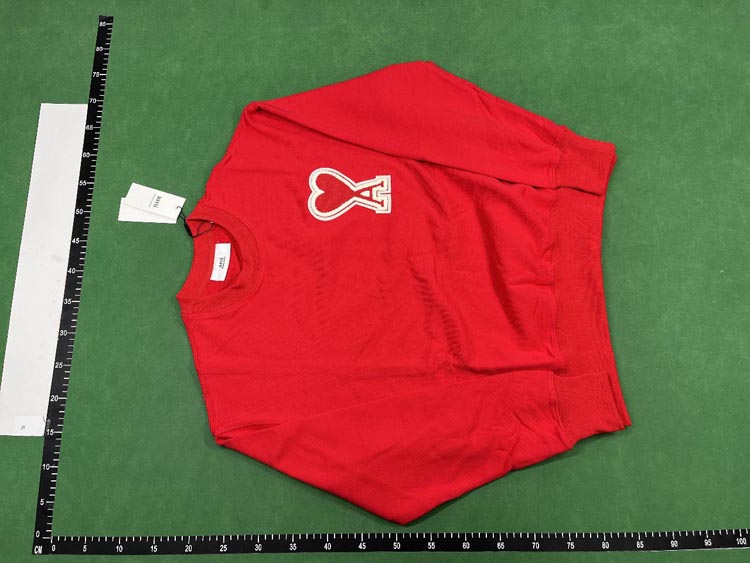 Zdjęcie QC 1 z 4 — Ami Paris Heart Logo Long-Sleeve Sweatshirt [21 styles]