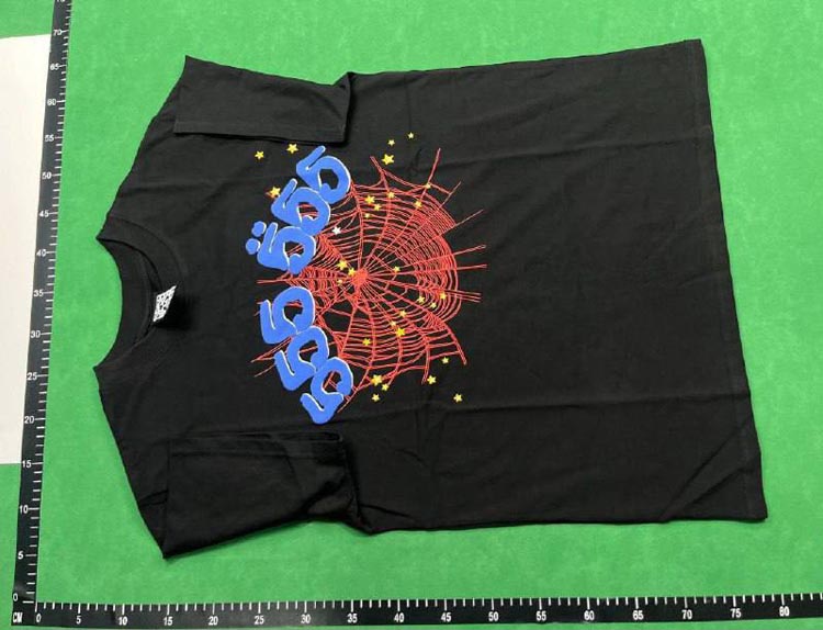 Zdjęcie QC 3 z 3 — Spider Web Graphic T-Shirt [40 styles]
