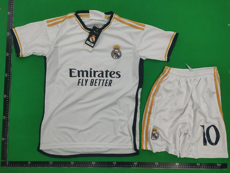 Zdjęcie QC 10 z 14 — Real Madrid 2023-24 Home Kit (Vini Jr. #7) Sports Jersey/Shorts/Socks/Shin Guards [33 styles]