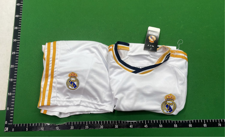 Zdjęcie QC 8 z 14 — Real Madrid 2023-24 Home Kit (Vini Jr. #7) Sports Jersey/Shorts/Socks/Shin Guards [33 styles]