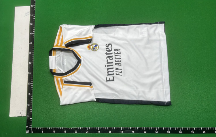 Zdjęcie QC 2 z 14 — Real Madrid 2023-24 Home Kit (Vini Jr. #7) Sports Jersey/Shorts/Socks/Shin Guards [33 styles]