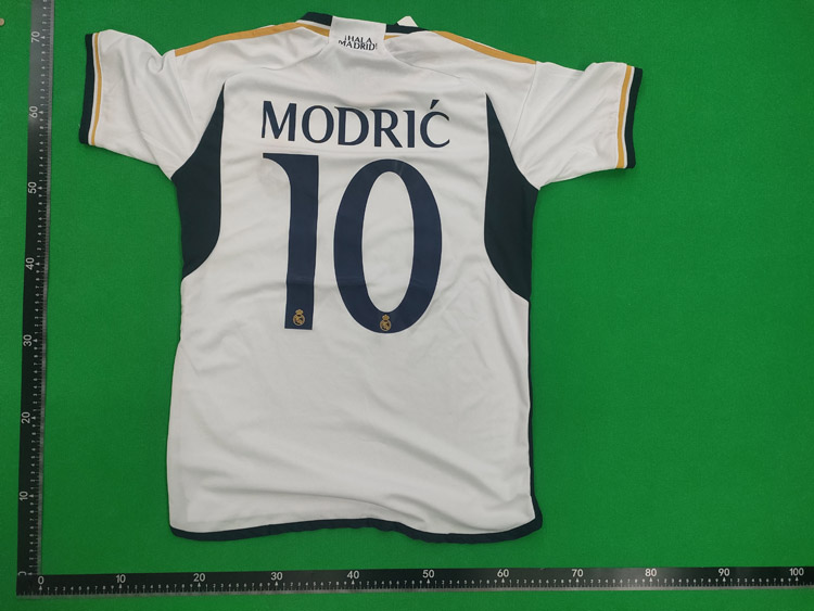 Zdjęcie QC 14 z 14 — Real Madrid 2023-24 Home Kit (Vini Jr. #7) Sports Jersey/Shorts/Socks/Shin Guards [33 styles]