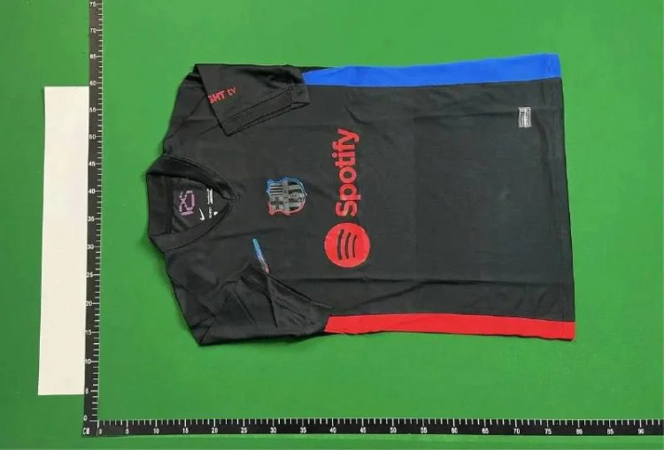 Zdjęcie QC 2 z 3 — FC Barcelona & Real Madrid Official Soccer Jerseys [39 styles]