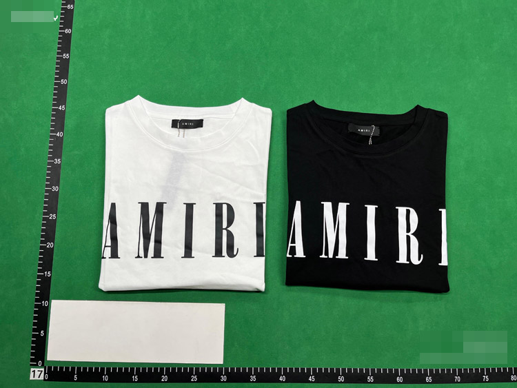 Zdjęcie QC 1 z 3 — Amiri Logo Graphic T-Shirt [26 styles]