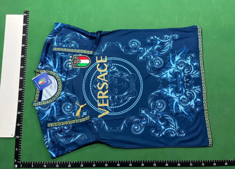 Zdjęcie QC 2 z 6 — Versace Baroque x Italy National Team Soccer Jerseys [22 styles]