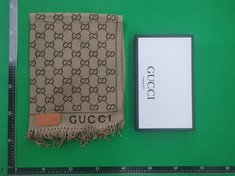 Zdjęcie QC 2 z 2 — Gucci GG Supreme Scarf [16 styles]