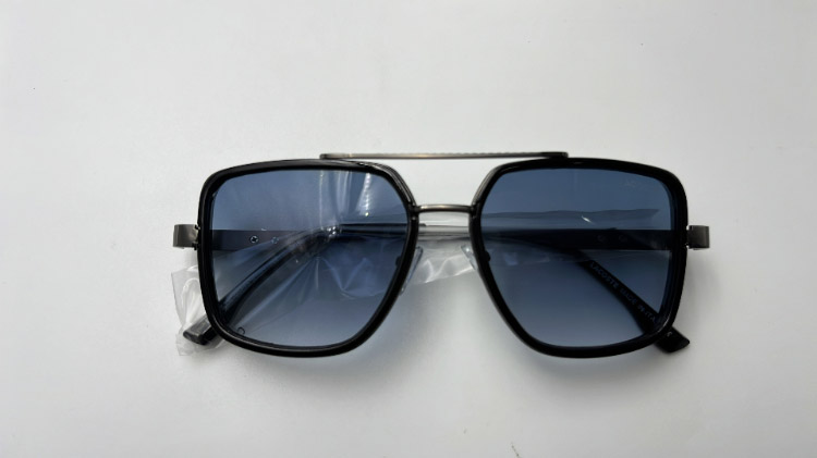 Zdjęcie QC 1 z 3 — Lacoste Aviator & Square Pilot Sunglasses [19 styles]