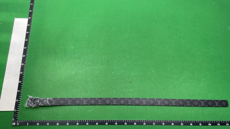 Zdjęcie QC 3 z 9 — Louis Vuitton LV Initiales Belt [40 styles]