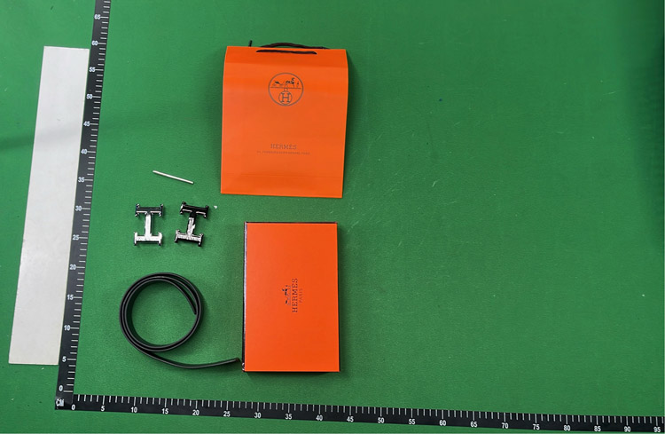 Zdjęcie QC 1 z 5 — Hermès Constance Belt with Interchangeable H Buckles [18 styles]