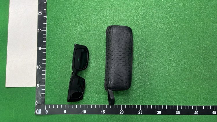 Zdjęcie QC 6 z 6 — Prada PR 02YS Sunglasses [6 styles]