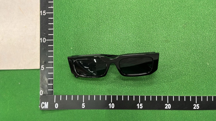 Zdjęcie QC 2 z 6 — Prada PR 02YS Sunglasses [6 styles]