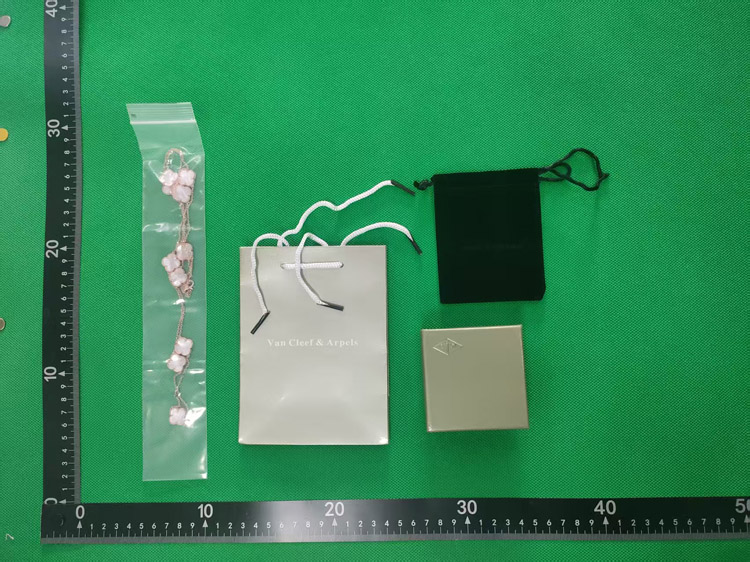 Zdjęcie QC 1 z 2 — Van Cleef & Arpels Alhambra Necklace [11 styles]