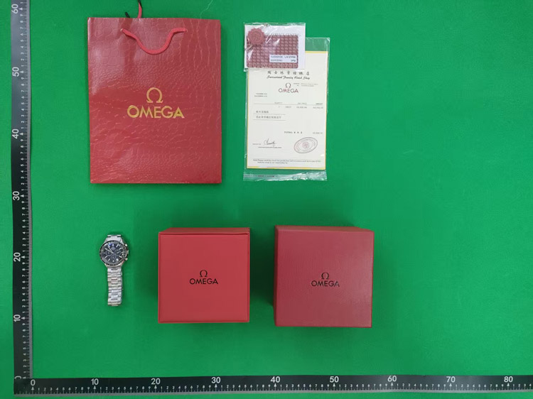 Zdjęcie QC 1 z 2 — Omega Speedmaster Professional Chronograph Watch [40 styles]