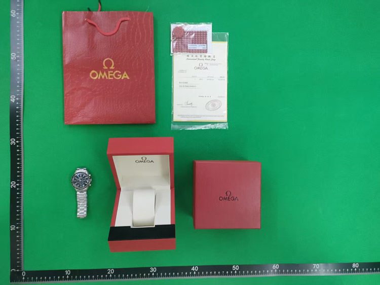 Zdjęcie QC 2 z 2 — Omega Speedmaster Professional Chronograph Watch [40 styles]