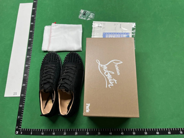 Zdjęcie QC 4 z 8 — Christian Louboutin Louis Junior Sneakers [40 styles]