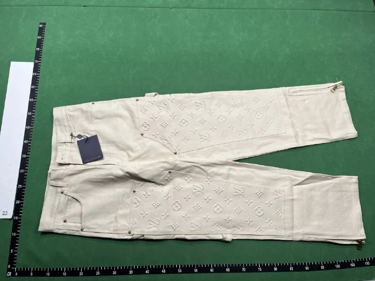 Zdjęcie QC 2 z 4 — Louis Vuitton Monogram Jeans [20 styles]