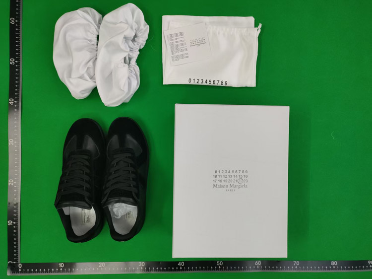 Zdjęcie QC 1 z 2 — Maison Margiela Replica Tabi Sneakers [29 styles]
