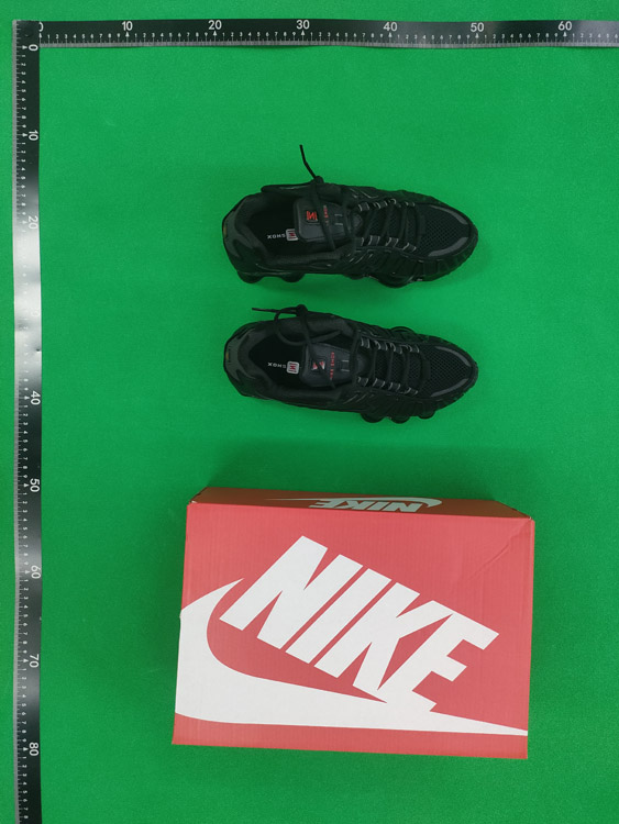 Zdjęcie QC 2 z 2 — Nike Shox R4 Sneakers [16 styles]