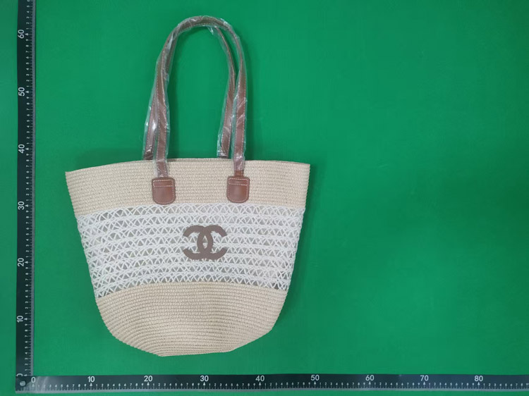 Zdjęcie QC 2 z 5 — Louis Vuitton Keepall, Miu Miu Woven, Chloé Nile Straw & Monogram Travel/Shoulder Bags [40 styles]