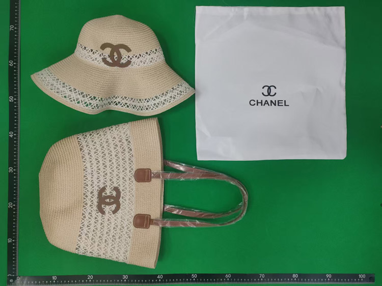Zdjęcie QC 1 z 5 — Louis Vuitton Keepall, Miu Miu Woven, Chloé Nile Straw & Monogram Travel/Shoulder Bags [40 styles]