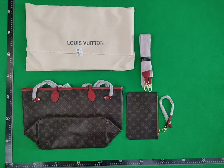 Zdjęcie QC 1 z 2 — Louis Vuitton Monogram & Cherry Print Handbags [36 styles]