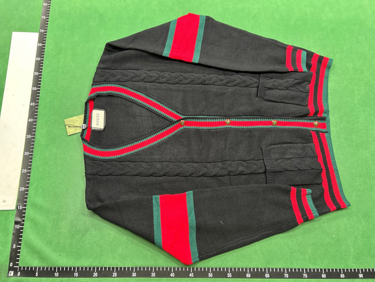 Zdjęcie QC 4 z 4 — Gucci GG Supreme × Adidas Collaborative Knitwear & Track Jackets