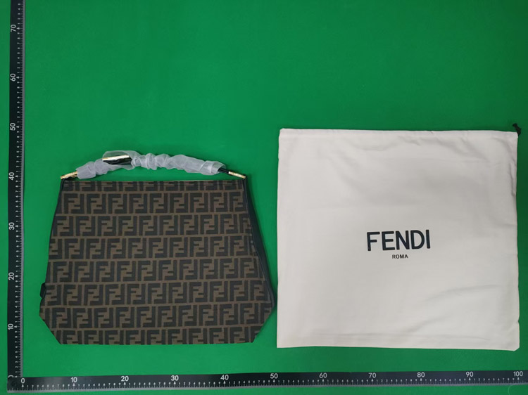 Zdjęcie QC 2 z 3 — Fendi GG Supreme Bags [40 styles]