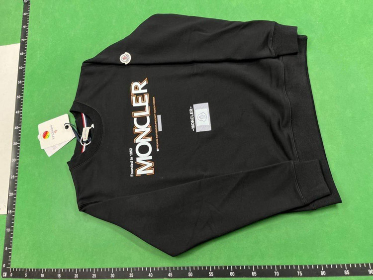 Zdjęcie QC 4 z 4 — Moncler Logo Print Crewneck Sweatshirt [40 styles]