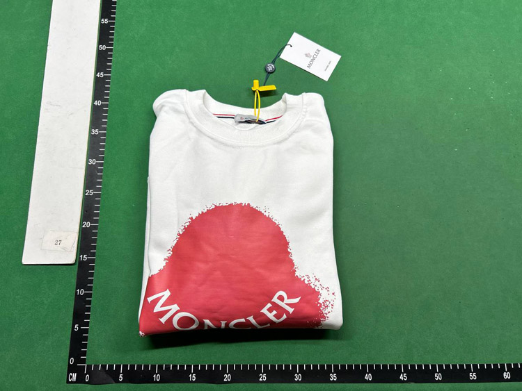 Zdjęcie QC 3 z 4 — Moncler Paint Splatter Logo Sweatshirt [2 styles]