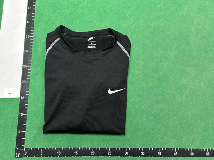Zdjęcie QC 3 z 3 — Under Armour HeatGear Long Sleeve Compression Shirt [16 styles]