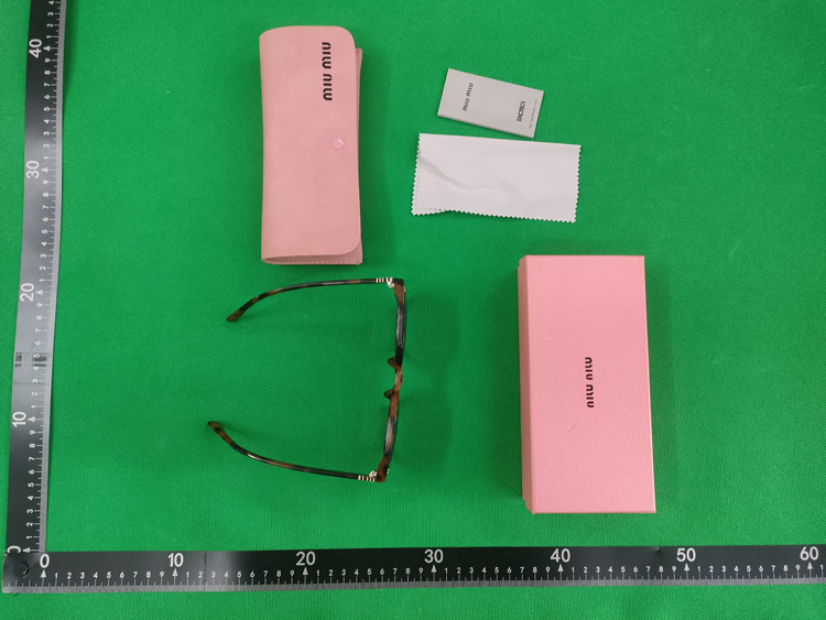 Zdjęcie QC 3 z 4 — Miu Miu MAYA Sunglasses [39 styles]