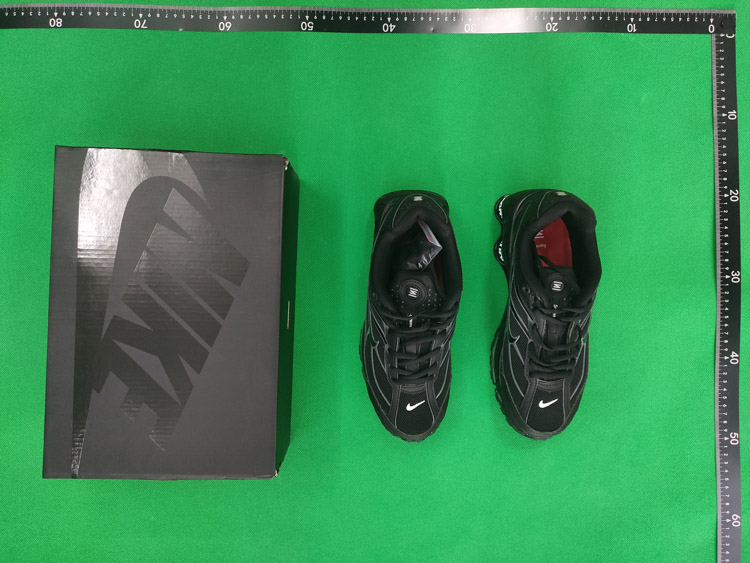 Zdjęcie QC 2 z 2 — Nike Shox R4 Sneakers [12 styles]
