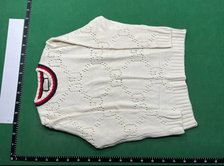Zdjęcie QC 3 z 4 — Gucci, Balenciaga, Louis Vuitton, Fendi Knit Sweaters & Cardigans [40 styles]