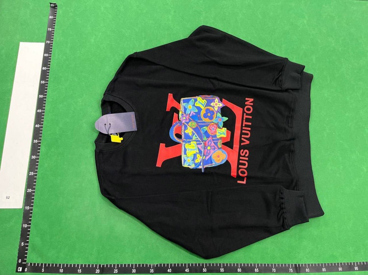 Zdjęcie QC 1 z 4 — Louis Vuitton LV Monogram Graphic Sweatshirt [29 styles]