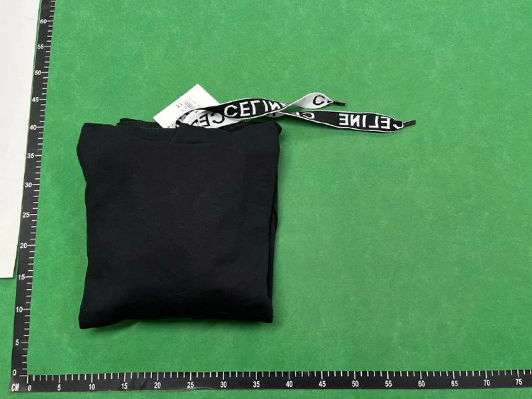 Zdjęcie QC 4 z 4 — Celine Logo Patch Hoodie [20 styles]
