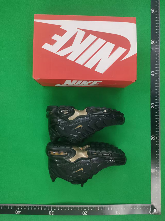Zdjęcie QC 2 z 2 — Nike Air Max Plus Sneakers [9 styles]