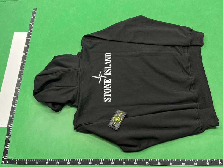 Zdjęcie QC 2 z 3 — Stone Island & C.P. Company Hoodies and Sweatshirts [39 styles]