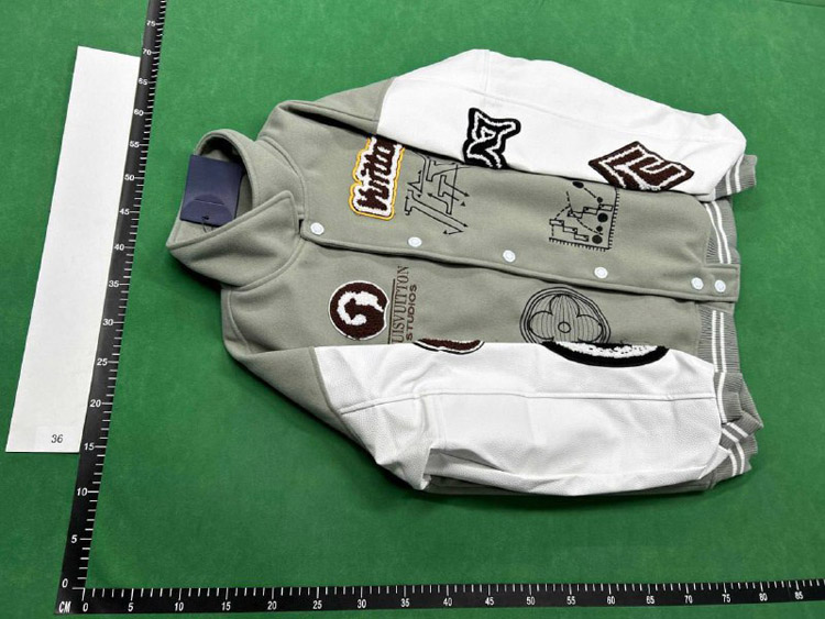 Zdjęcie QC 3 z 3 — Designer Varsity Jackets [40 styles]
