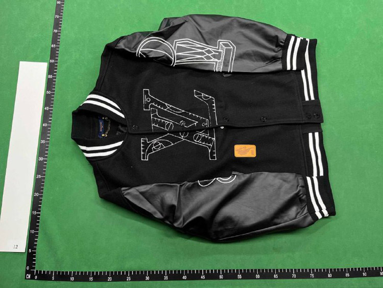 Zdjęcie QC 2 z 3 — Designer Varsity Jackets [40 styles]