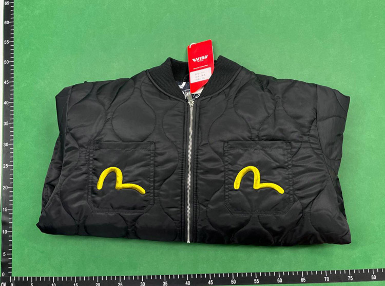 Zdjęcie QC 1 z 1 — McDonald's x Collaborative Bomber Jacket