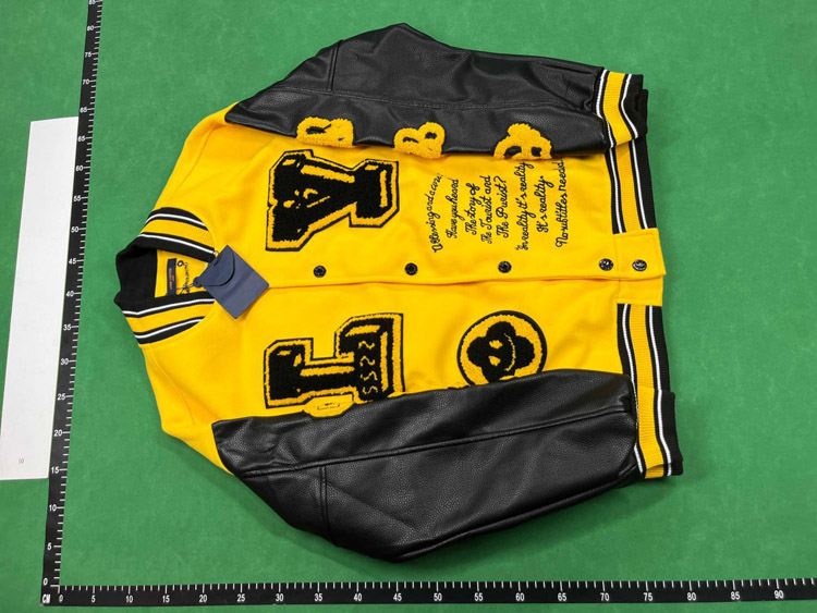 Zdjęcie QC 1 z 2 — Louis Vuitton LV Monogram Varsity Jacket [2 styles]