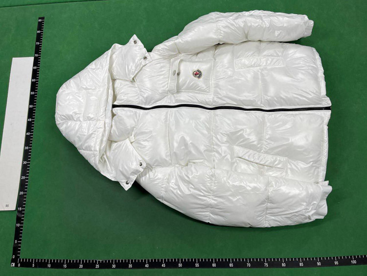 Zdjęcie QC 4 z 4 — Prada, Moncler, Stussy, Calvin Klein Puffer Jackets [29 styles]